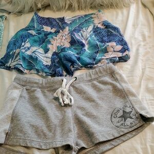 Converse Gray and American Eagle Outfitters Tropical Print Shorts Flowy XS